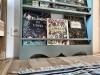 Półka biblioteczka stojąca z rustykalnym dekorem 10