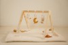 Baby gym stojak pałąk interaktywny Newborn Naturals Little Dutch 1